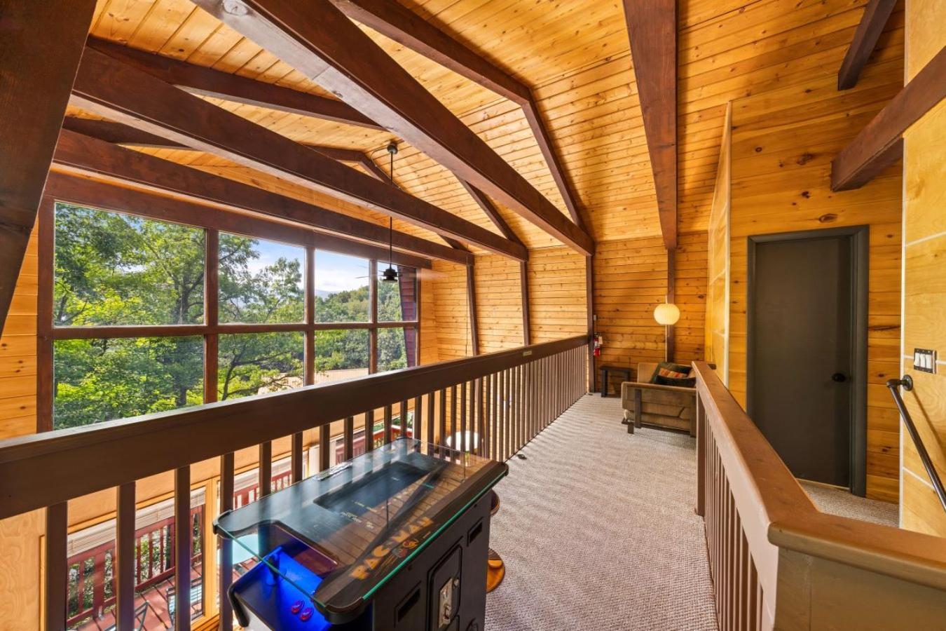 Treetops Chalet - 3Bd/2Bt Boutique Cabin W/Mt Leconte Views In Гатлінбург Екстер'єр фото