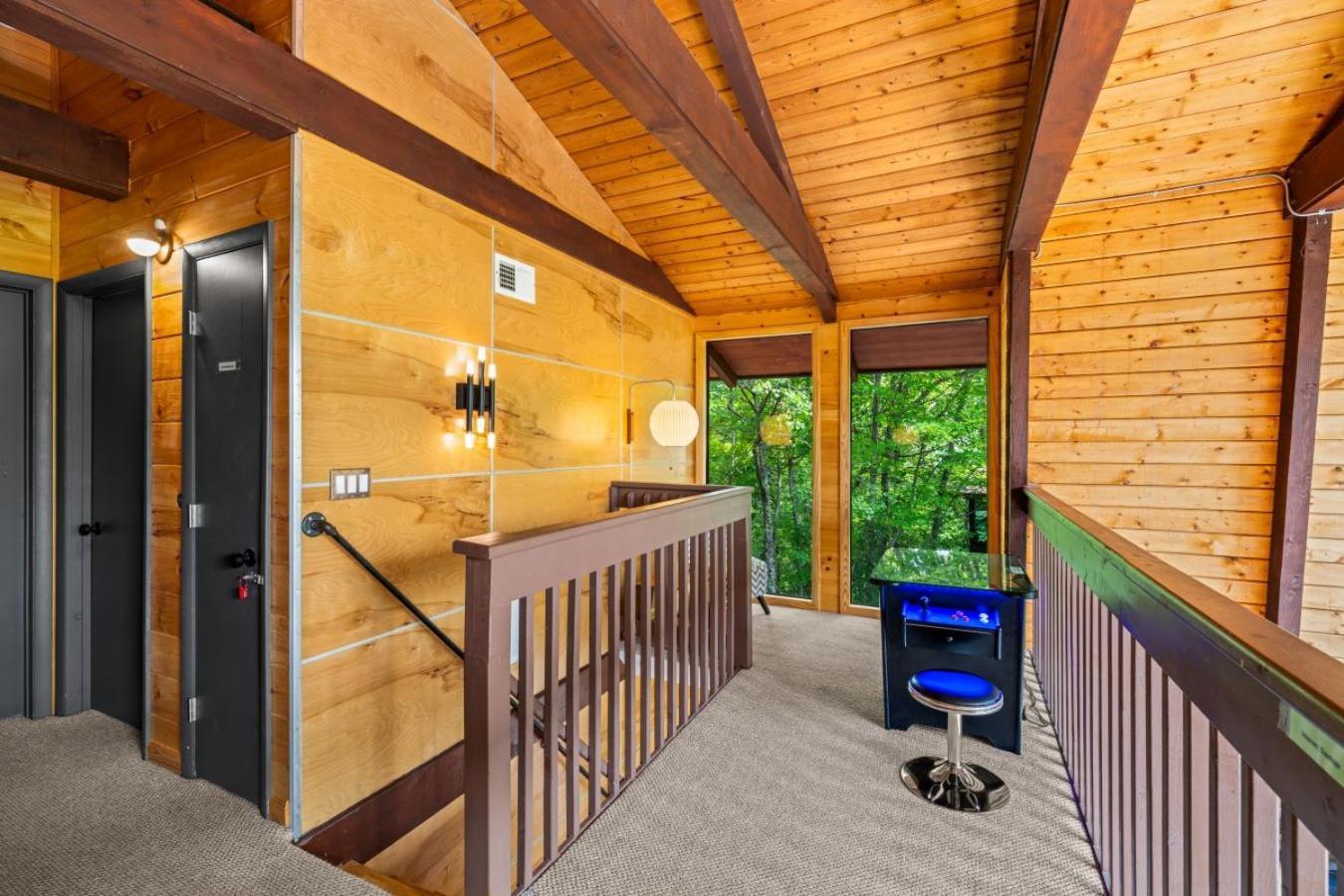 Treetops Chalet - 3Bd/2Bt Boutique Cabin W/Mt Leconte Views In Гатлінбург Екстер'єр фото