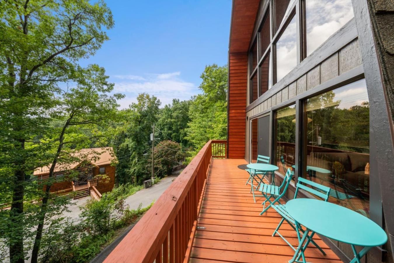 Treetops Chalet - 3Bd/2Bt Boutique Cabin W/Mt Leconte Views In Гатлінбург Екстер'єр фото
